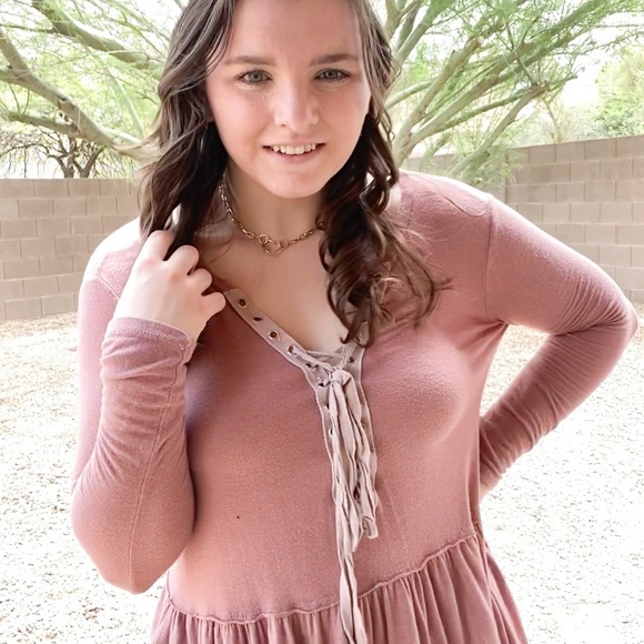 Long sleeve lace detailed Nanamacs mauve shirt. - Picture 4 of 7